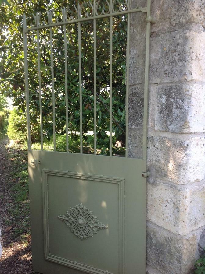 Domaine Charente Glamping Familyroom Le Jardin With External Toilet & Shower House & Outdoor Kitchen Mazieres  ภายนอก รูปภาพ